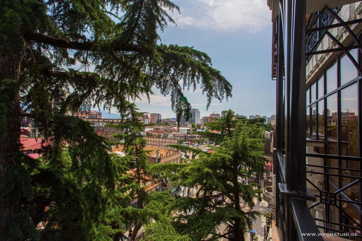 Hotel Light Palace Batumi Exterior foto
