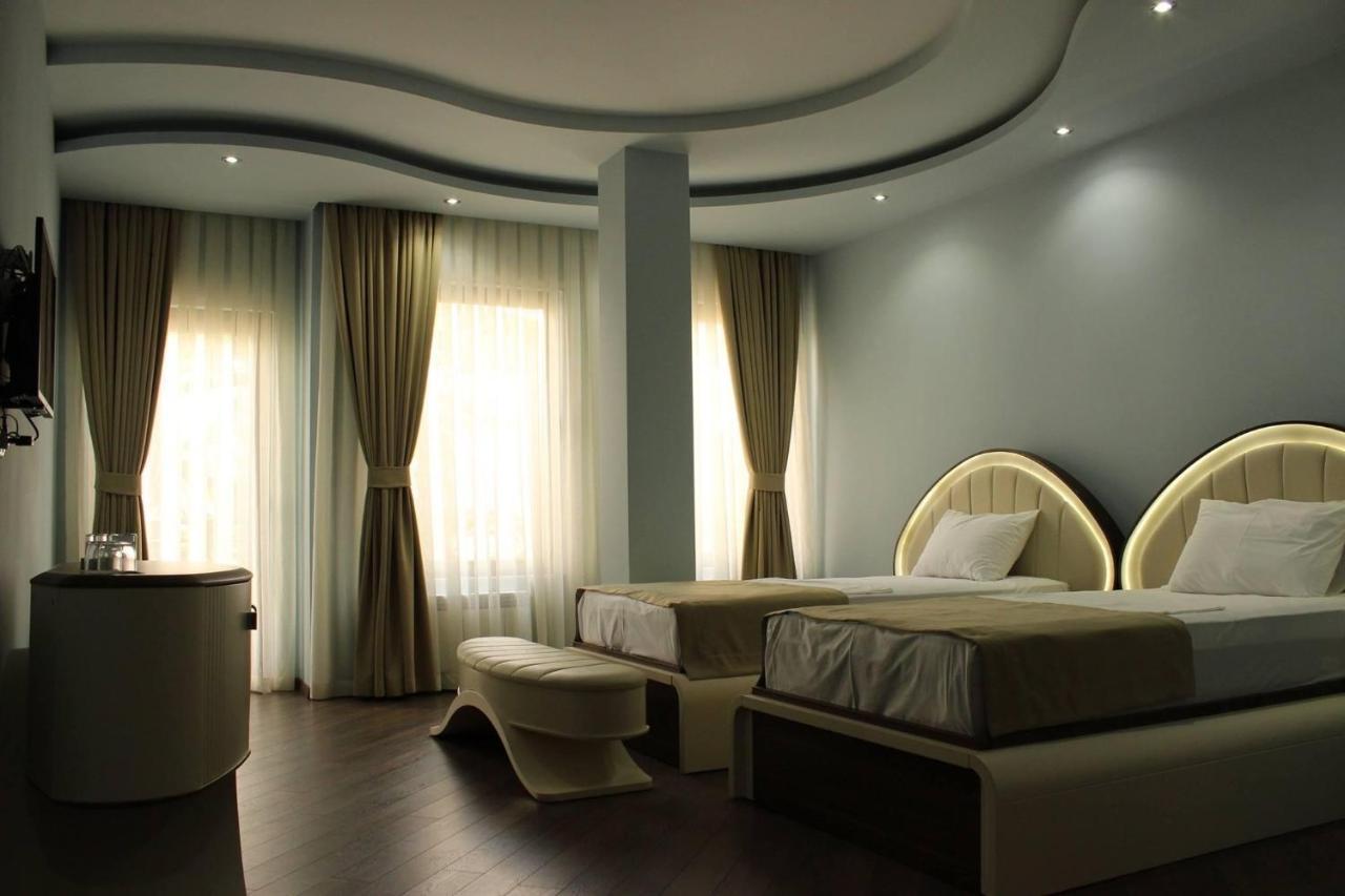 Hotel Light Palace Batumi Exterior foto