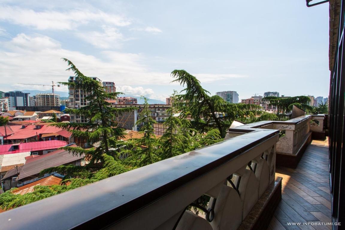 Hotel Light Palace Batumi Exterior foto